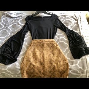Free people twist -sleeve black top